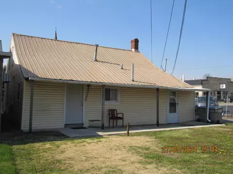 144 E Franklin St, Circleville, OH 43113 photo 4