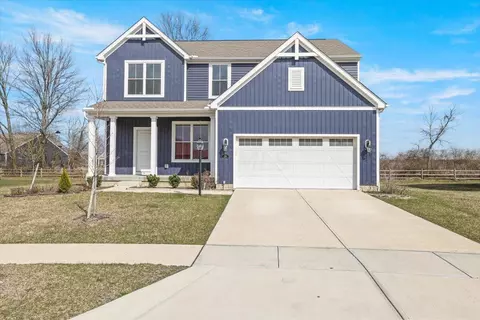 216 Old Bay Dr, Pataskala, OH 43062