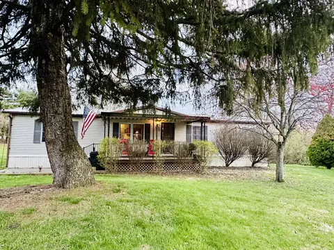 297 Mace Dr, Circleville, OH 43113