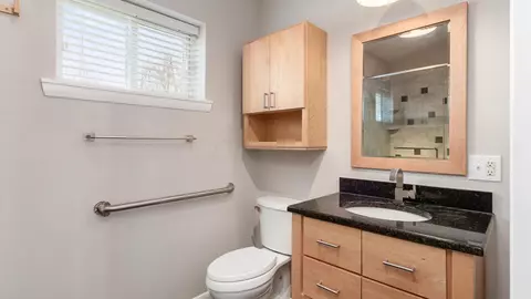 Bath - 28 Julia St, Hebron, OH 43025 photo 1 of 2