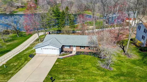 407 Deer Trail Dr, Thornville, OH 43076