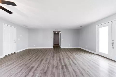 Living - 1403 Trachsel Ave, Marion, OH 43302 photo 1 of 3