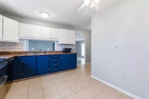 Kitchen - 1403 Trachsel Ave, Marion, OH 43302 photo 4 of 4