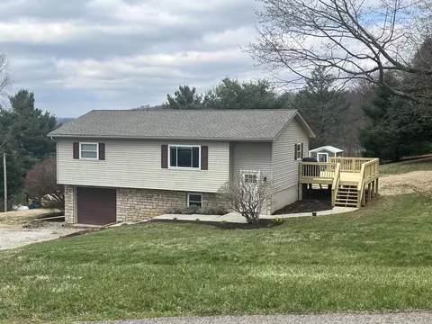 109 Valley View Dr SE, Newark, OH 43056