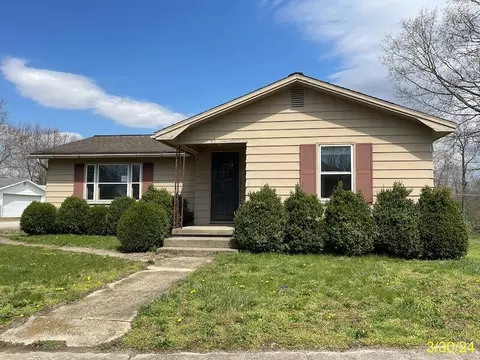 45 E High St, Frankfort, OH 45628