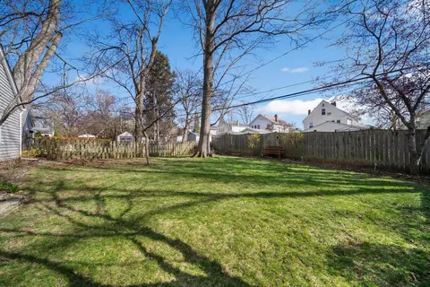Exterior - 39 E Torrence Rd, Columbus, OH 43214 photo 14 of 15
