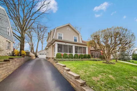 39 E Torrence Rd, Columbus, OH 43214