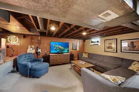 Living - 39 E Torrence Rd, Columbus, OH 43214 photo 5 of 6