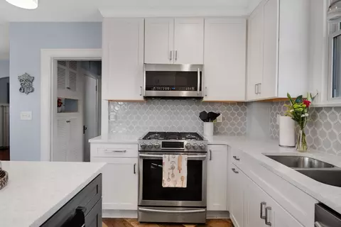 Kitchen - 39 E Torrence Rd, Columbus, OH 43214 photo 4 of 4