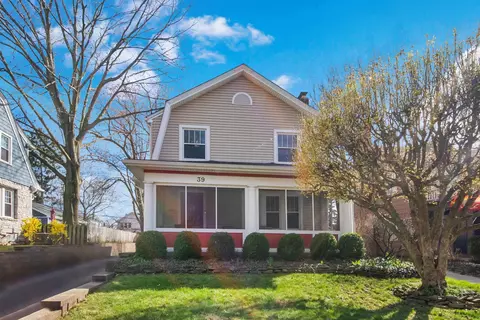 Exterior - 39 E Torrence Rd, Columbus, OH 43214 photo 5 of 15
