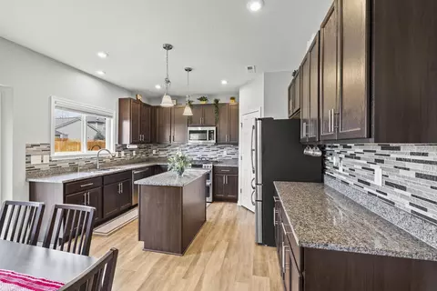 Kitchen - 4923 Crestbrook Dr, Lockbourne, OH 43137 photo 1 of 2
