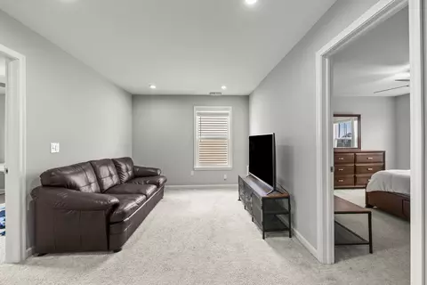 Living - 4923 Crestbrook Dr, Lockbourne, OH 43137 photo 3 of 5
