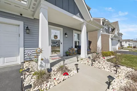 Exterior - 4923 Crestbrook Dr, Lockbourne, OH 43137 photo 3 of 9