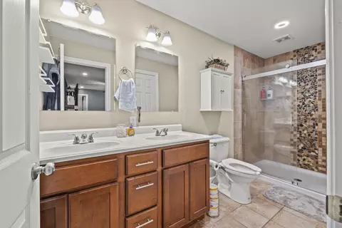 Bath - 536 Crestmonte Dr, Howard, OH 43028 photo 1 of 3