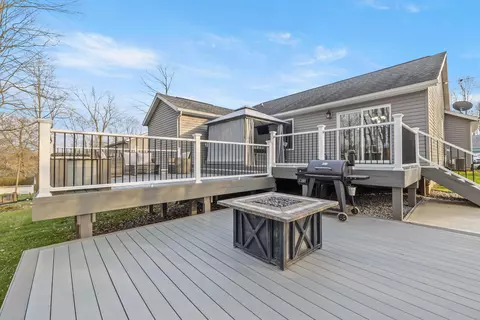 Exterior - 536 Crestmonte Dr, Howard, OH 43028 photo 7 of 11