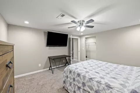 Bedroom - 536 Crestmonte Dr, Howard, OH 43028 photo 10 of 10
