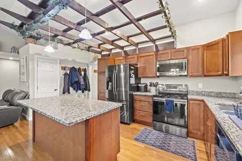 Kitchen - 536 Crestmonte Dr, Howard, OH 43028 photo 2 of 3