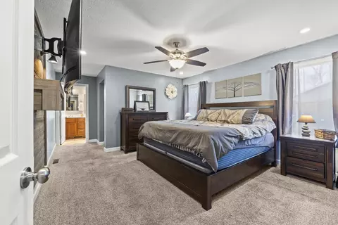 Bedroom - 536 Crestmonte Dr, Howard, OH 43028 photo 1 of 10
