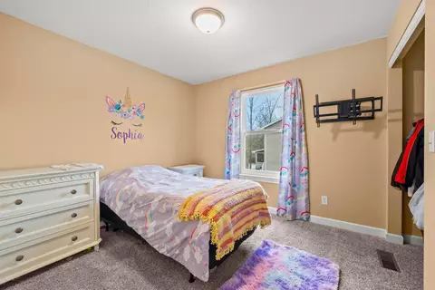 Bedroom - 536 Crestmonte Dr, Howard, OH 43028 photo 6 of 10