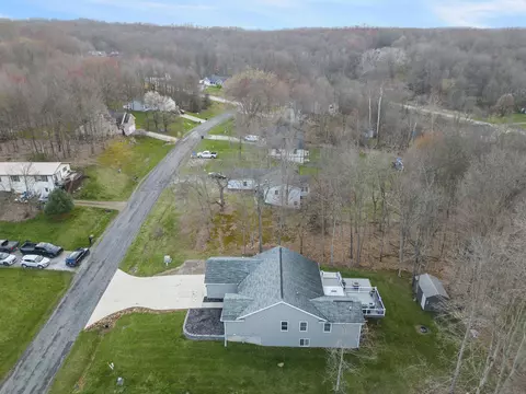 View/Area - 536 Crestmonte Dr, Howard, OH 43028 photo 8 of 9