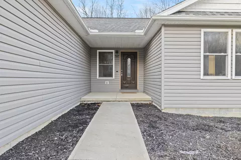 Exterior - 536 Crestmonte Dr, Howard, OH 43028 photo 4 of 11