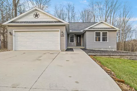 536 Crestmonte Dr, Howard, OH 43028