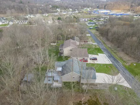View/Area - 536 Crestmonte Dr, Howard, OH 43028 photo 7 of 9