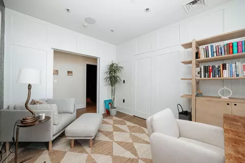 Living - 1 Miranova Pl #2425, Columbus, OH 43215 photo 7 of 10
