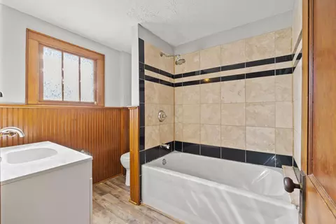 Bath - 277 E Morrill Ave, Columbus, OH 43207 photo 1 of 1