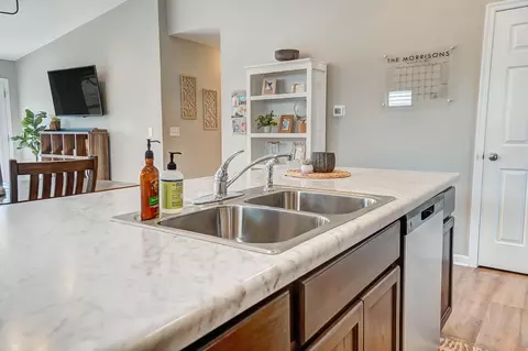 Kitchen - 5002 Crestbrook Dr, Lockbourne, OH 43137 photo 4 of 7