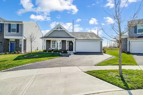 5002 Crestbrook Dr, Lockbourne, OH 43137