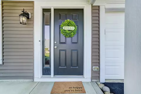 Exterior - 5002 Crestbrook Dr, Lockbourne, OH 43137 photo 7 of 10
