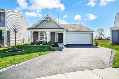 Exterior - 5002 Crestbrook Dr, Lockbourne, OH 43137 photo 2 of 10