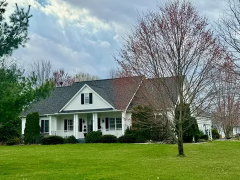 71 Thomas Christopher Ln, Pataskala, OH 43062