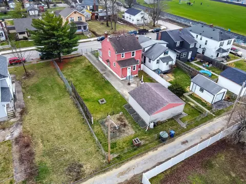 View/Area - 696 E Deshler Ave, Columbus, OH 43206 photo 2 of 4