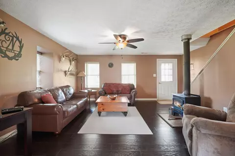 Living - 5250 Germany Rd, Beaver, OH 45613 photo 2 of 3