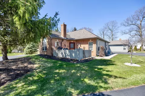 301 Pine Ridge Ct, Bellefontaine, OH 43311