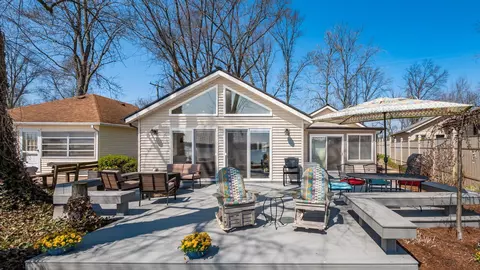 282 Slocum Ave, Buckeye Lake, OH 43008
