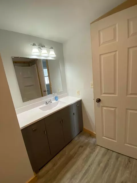 Bath - 622 Lee St, Marion, OH 43302 photo 2 of 5