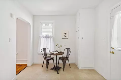 Dining - 156 E Maynard Ave, Columbus, OH 43202 photo 3 of 4