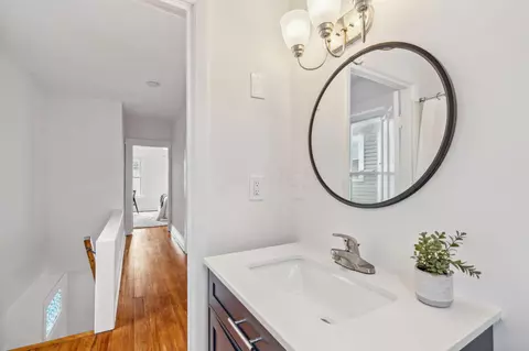Bath - 156 E Maynard Ave, Columbus, OH 43202 photo 3 of 3