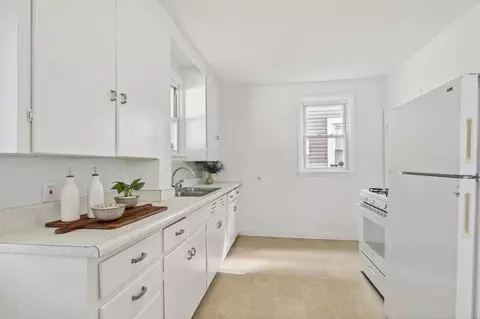 Kitchen - 156 E Maynard Ave, Columbus, OH 43202 photo 1 of 4