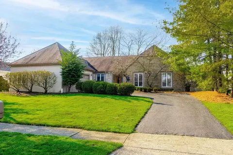 1133 Cross Country Dr, Columbus, OH 43235