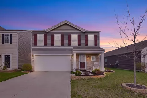 4934 Grimm Dr, Lockbourne, OH 43137