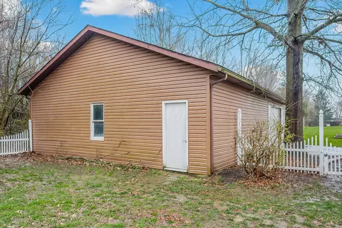 Exterior - 1748 Smeltzer Rd, Marion, OH 43302 photo 7 of 12
