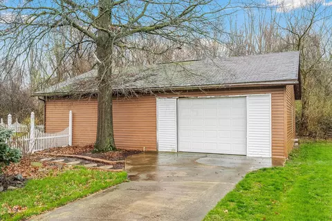 Exterior - 1748 Smeltzer Rd, Marion, OH 43302 photo 6 of 12