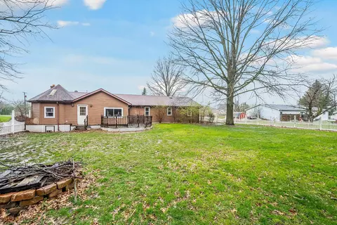 Exterior - 1748 Smeltzer Rd, Marion, OH 43302 photo 10 of 12