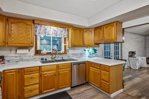 Kitchen - 1748 Smeltzer Rd, Marion, OH 43302 photo 3 of 5