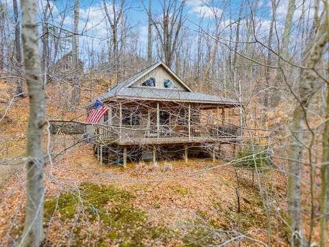 1189 Taos Ln, Sugar Grove, OH 43155