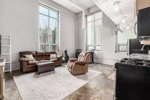 60 E Spring St #223, Columbus, OH 43215